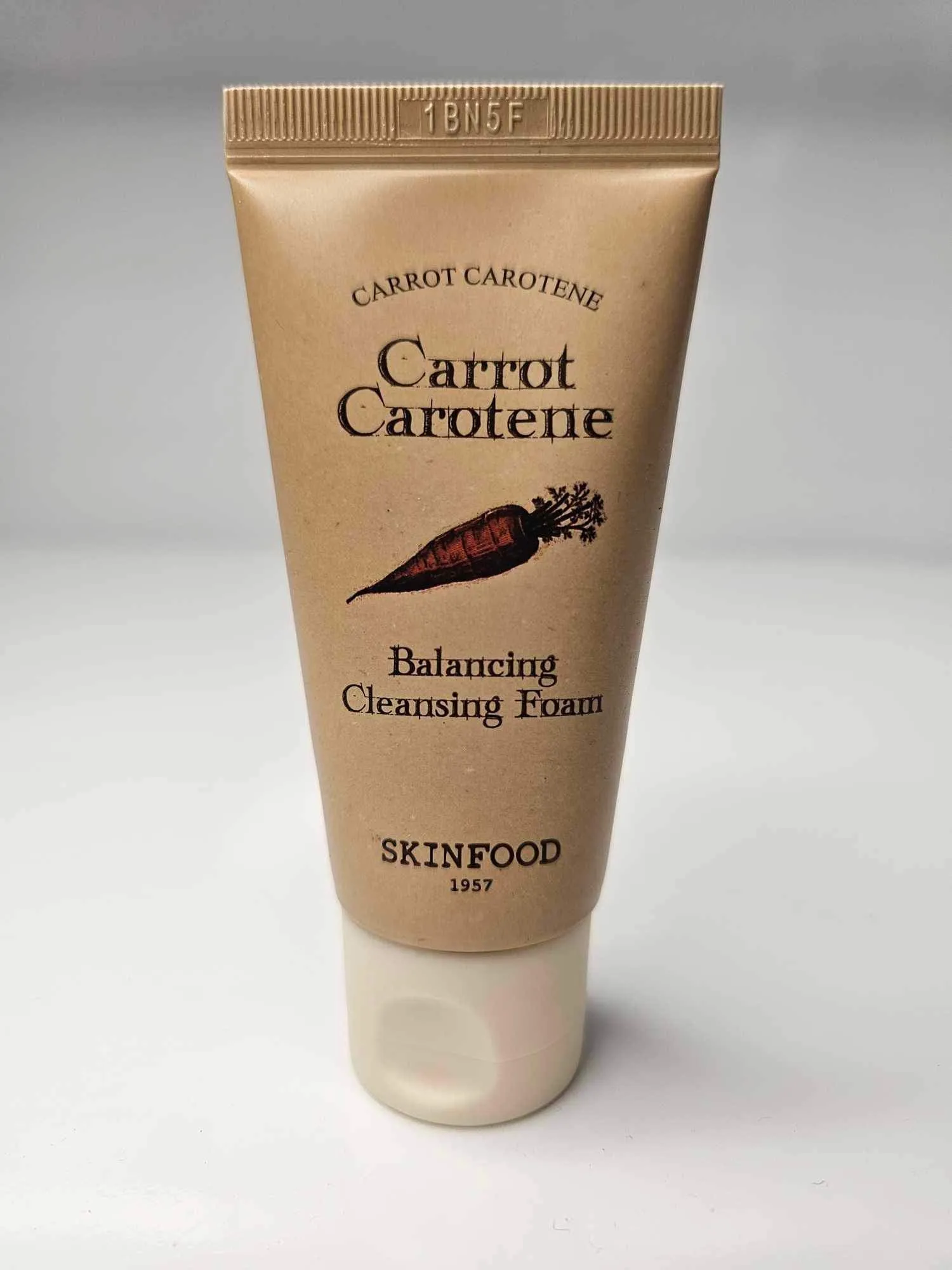 SKINFOOD Carrot Carotene Balancing Cleansing Foam